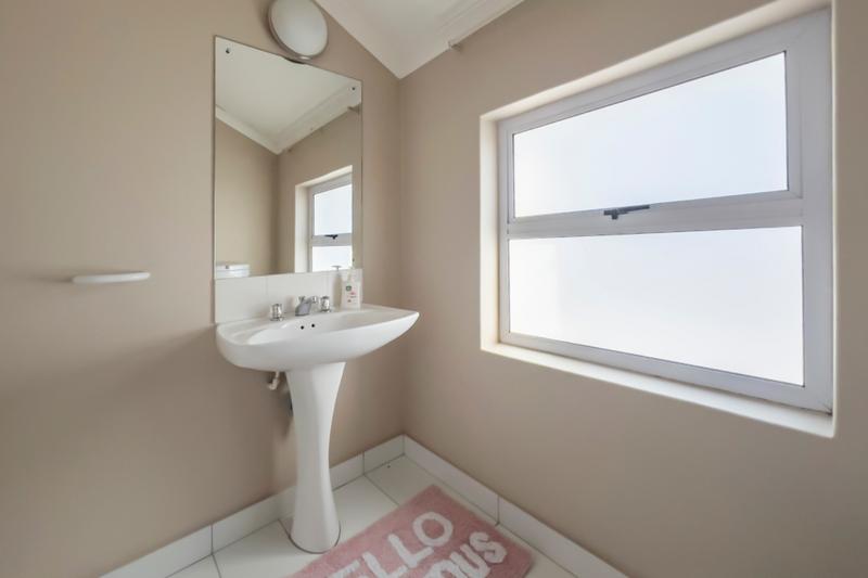 To Let 3 Bedroom Property for Rent in Constantia Western Cape